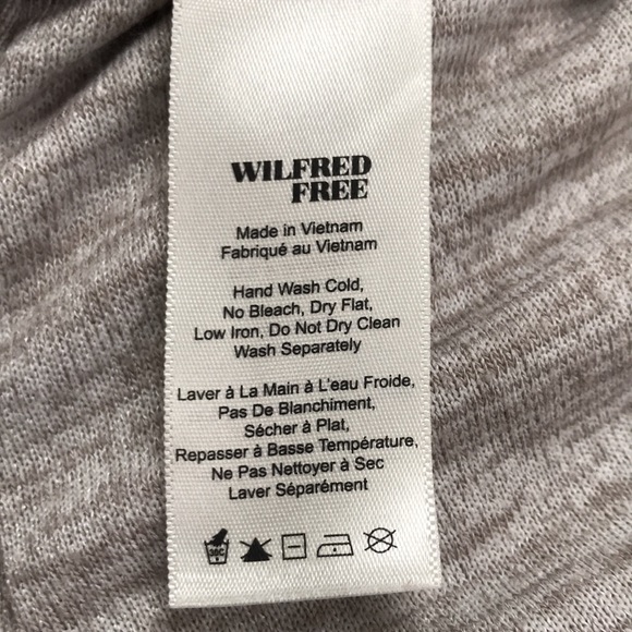 Aritzia Wilfred Free soft and slouchy sweater - Picture 5 of 6